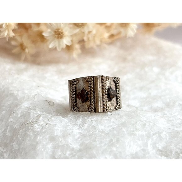Rope Accented Vintage Antiqued Balinese 925 Vintage Ring - sz 2 - Picture 9 of 13